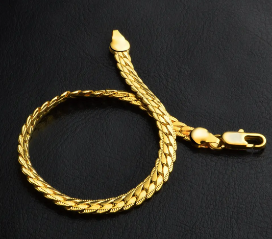 Luxe aan je pols: Platte schakel armband met glanzende gouden coating